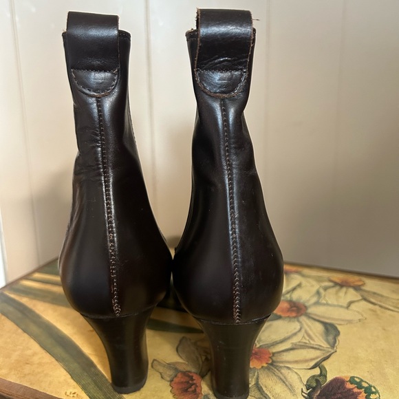 Michael Kors Leather Ankle Boots/Size 7 - Picture 2 of 5